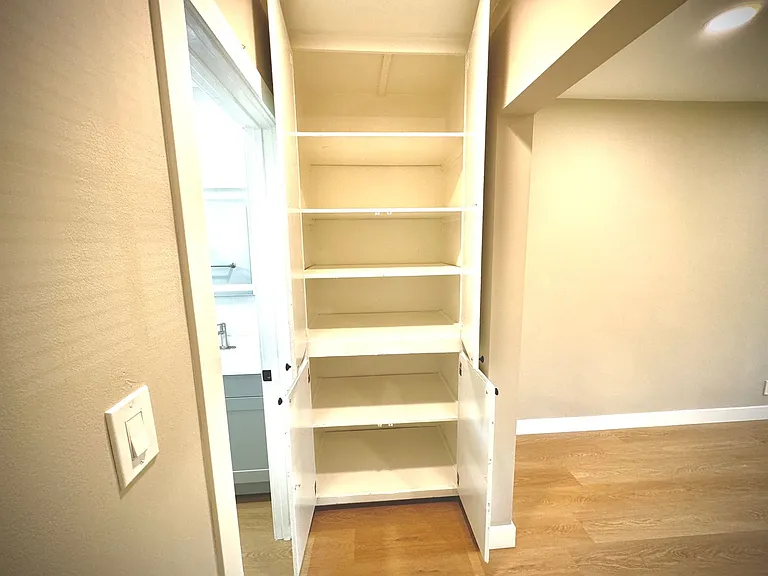 321 N Macneil St — Photo 19