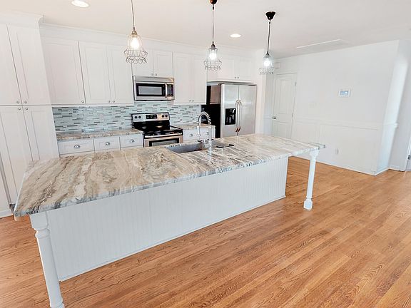 4th image of 1106 Marsteller Ave