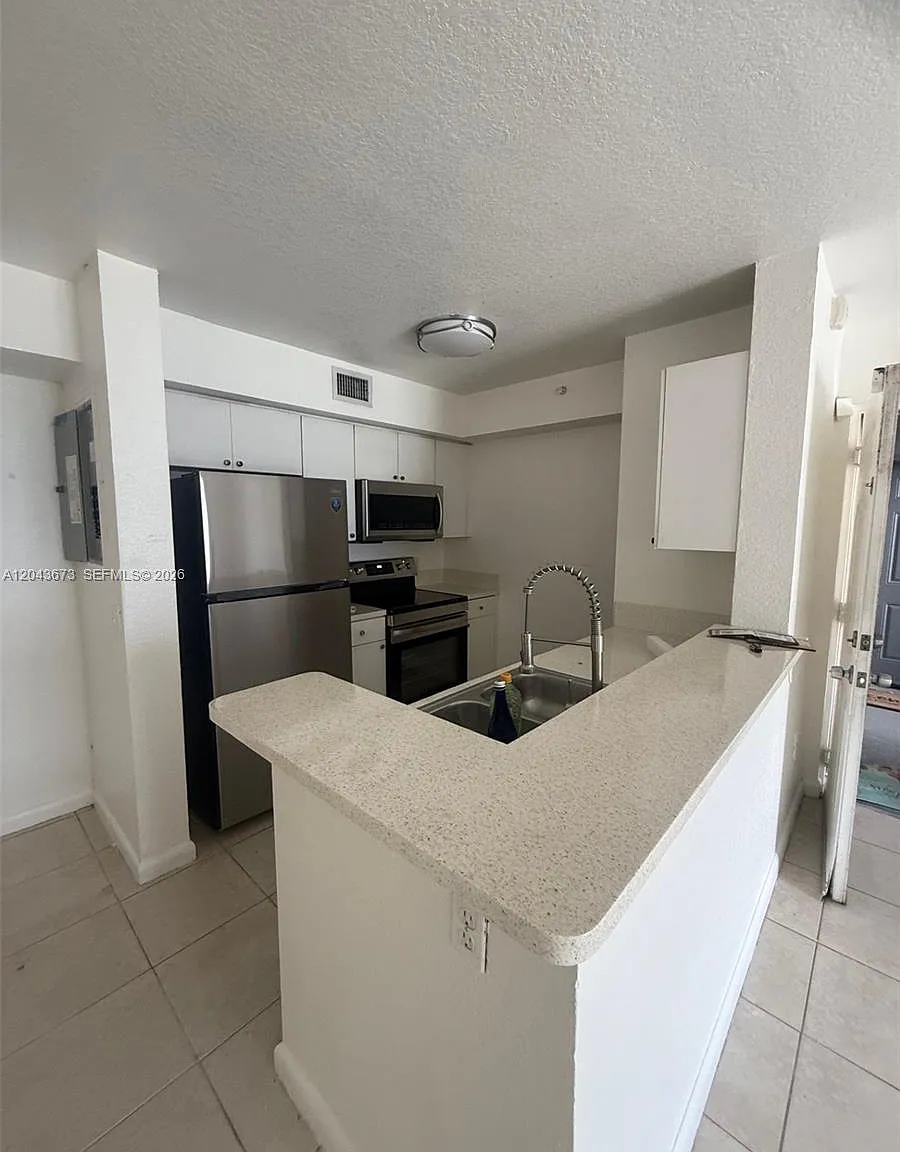 Vista Trace 8 Condo — Photo 4