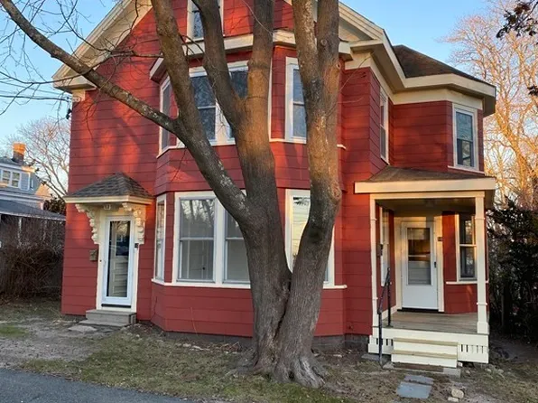 10 Washington Ave, Bourne, MA 02532