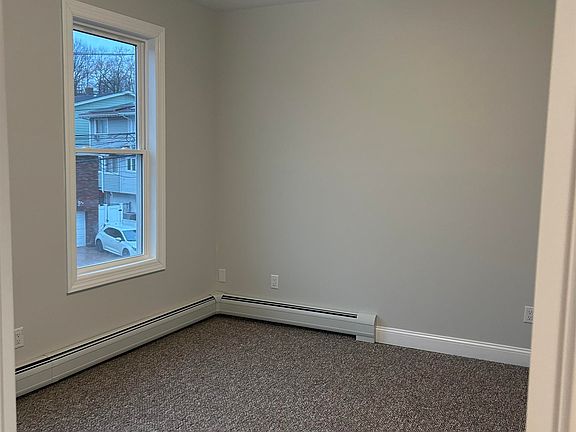 5th image of 1524 Union Tpke Floor 1