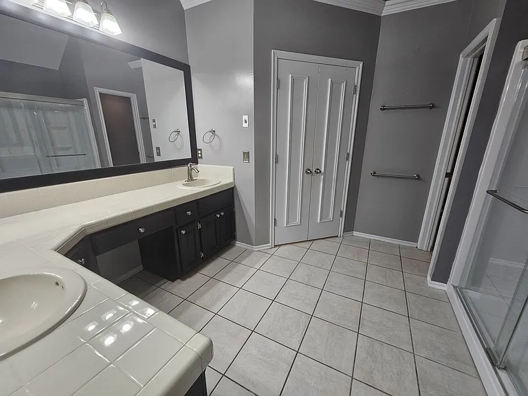 7 NW Forest Ln — Photo 13