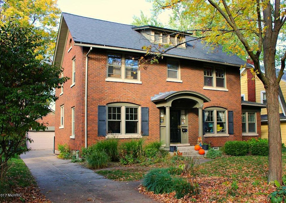 1st image of 311 Aurora St SE