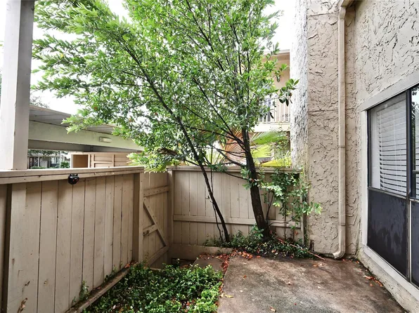 9407 Pagewood Ln, Houston, TX 77063