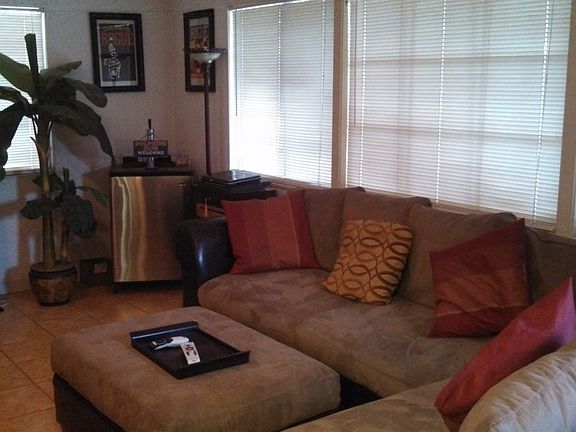 Main House - Living Room