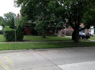 120 Gilman St, Garden City, MI 48135