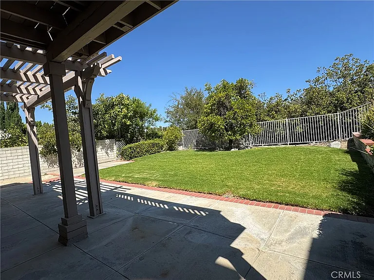 25616 Shaw Pl — Photo 2