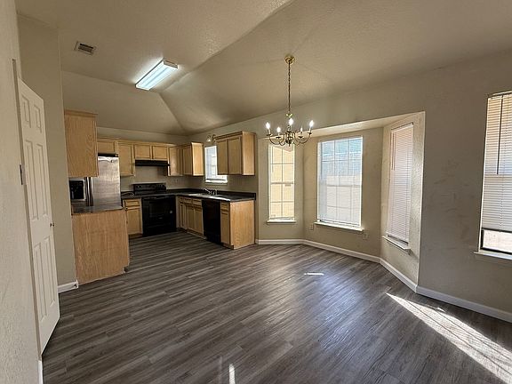 3rd image of 3015 Nancy Jane Dr