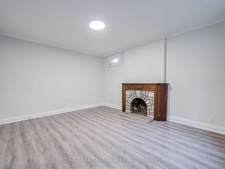 95 Roseview Ave — Photo 9