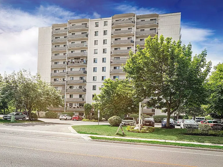 111 Base Line Rd W — Photo 12