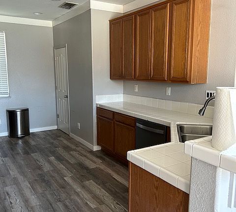 5th image of 1339 Paddington Way
