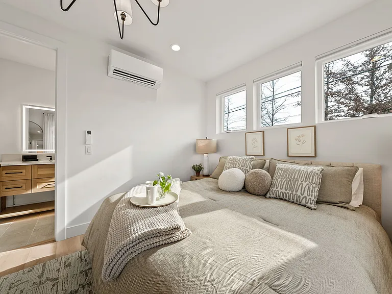 330 NE Quimby Ave #1 — Photo 20