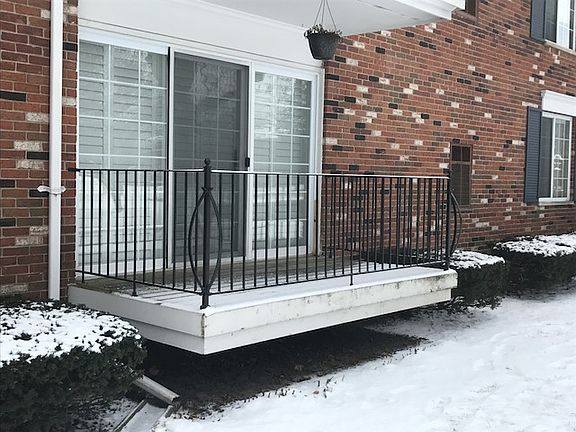 2nd image of 480 Fox Hills Dr S APT 2