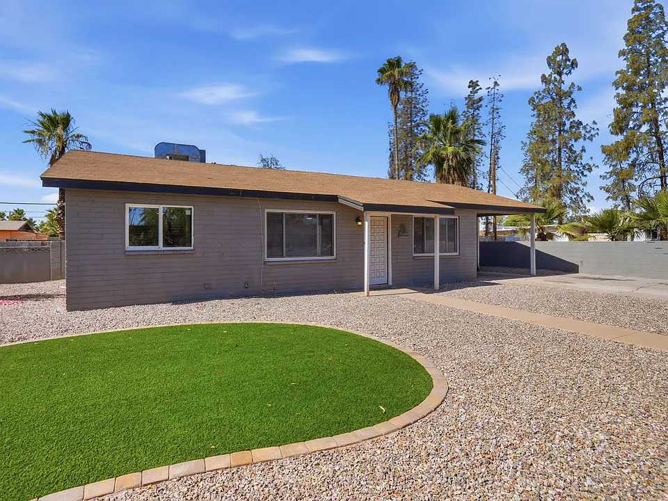 209 E McMurray Blvd