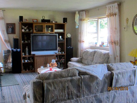 3rd image of 300 N Evanslawn Ave