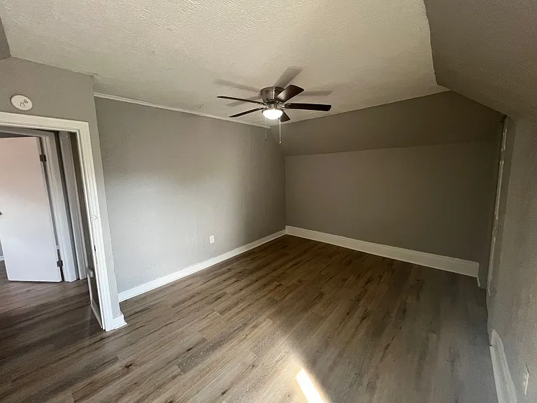 7429 Park Avenue — Photo 17