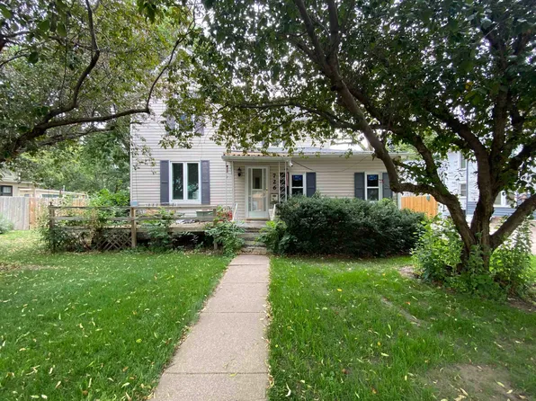 726 N Bellevue Ave, Hastings, NE 68901