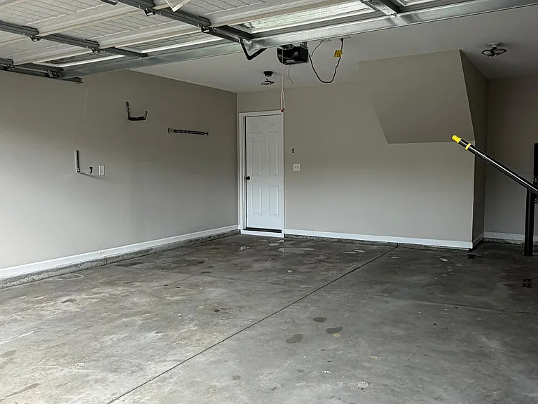 130 Caledonia Dr — Photo 29