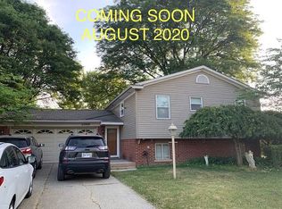 23898 Barfield St, Farmington Hills, MI 48336