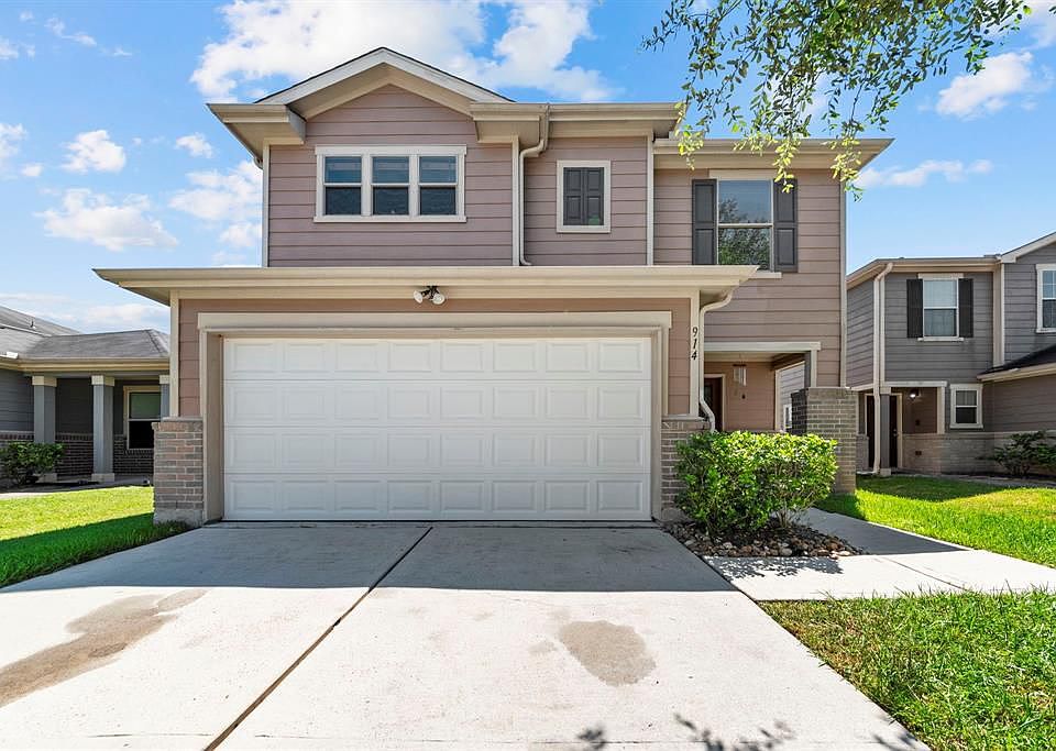 1st image of 914 Staffordale Manor Ln