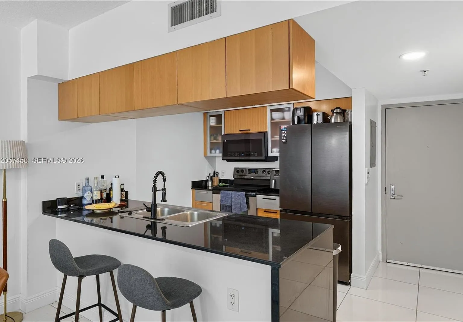 Opera Tower Condo — Photo 3