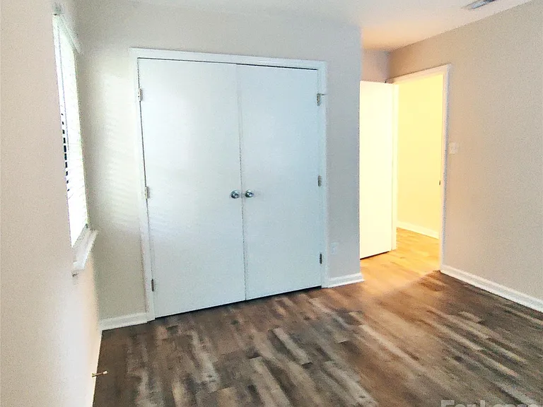 5101 Glenview Ct — Photo 10