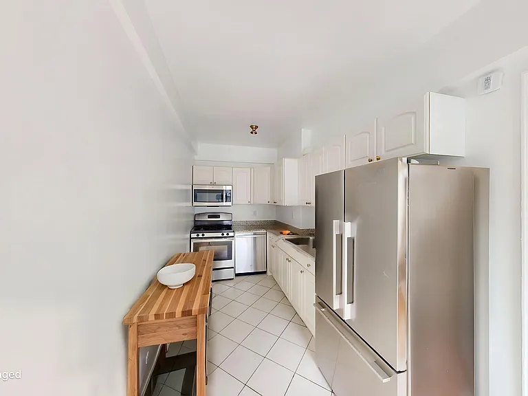 210 E 68th St #12I — Photo 3