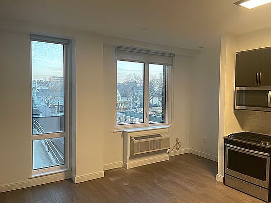 1st image of 152-11 89th Ave #308