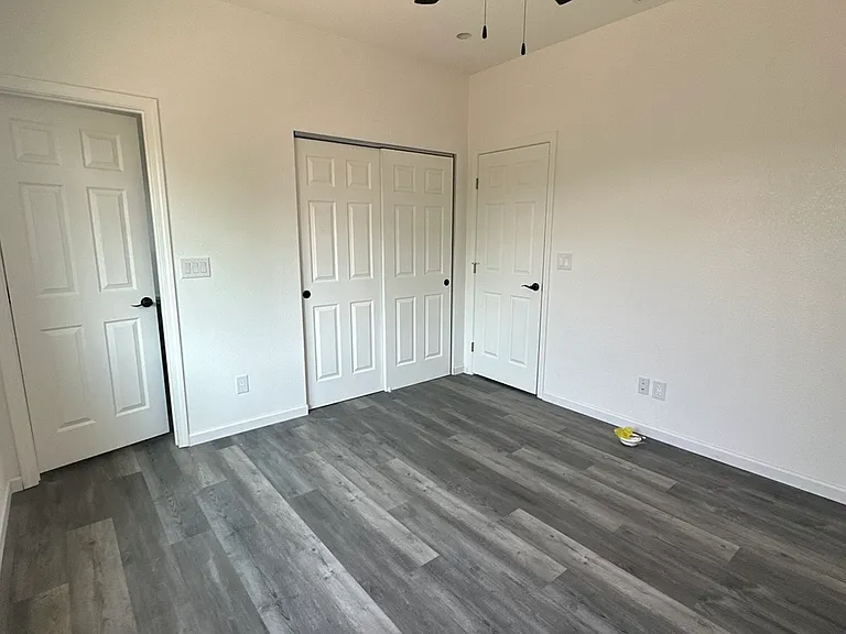 445 W Swain Rd — Photo 10