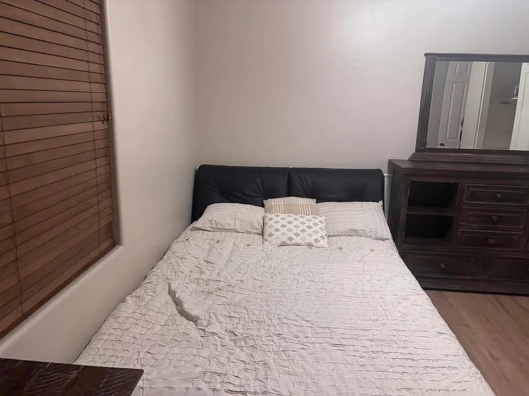14406 W Port Royale Ln — Photo 33