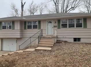 805 SW 16th St, Blue Springs, MO 64015