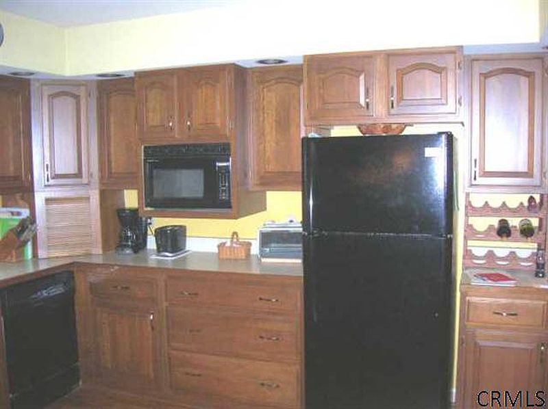 3rd image of 14 KNOLLWOOD Drive