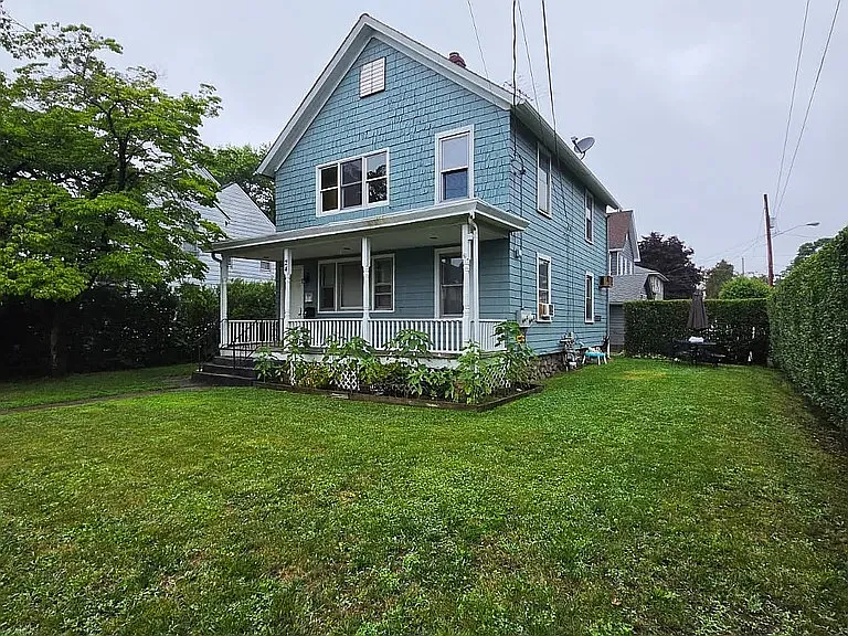 3 bed, $3,300 — Photo 1
