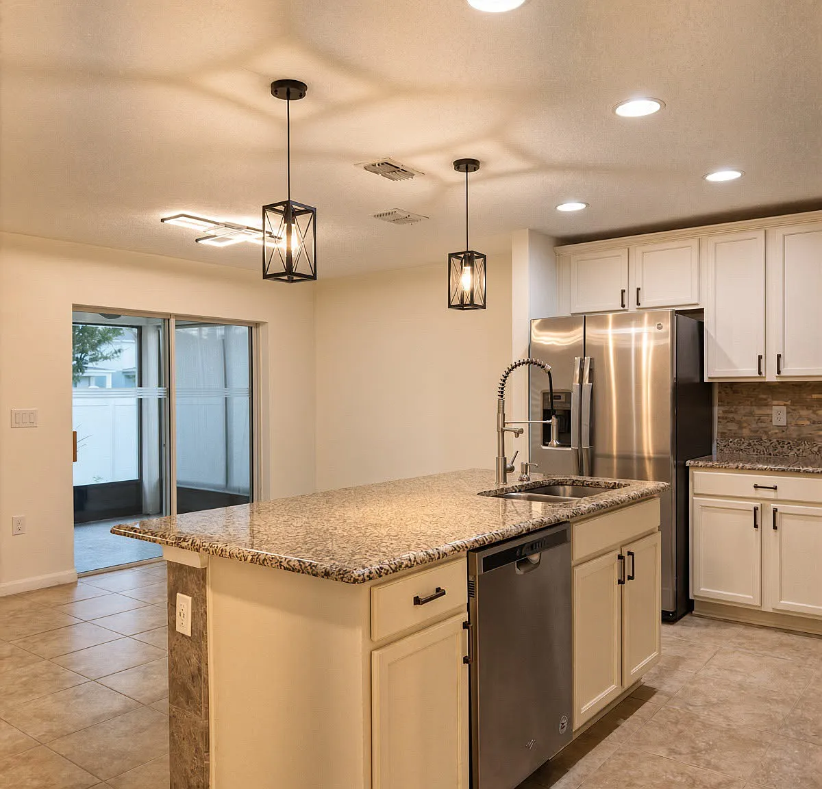 4 bed, 1600 sqft, $2,300 — Photo 3