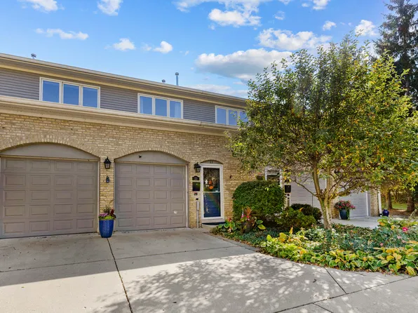 23 Rienzi Ln, Highwood, IL 60040