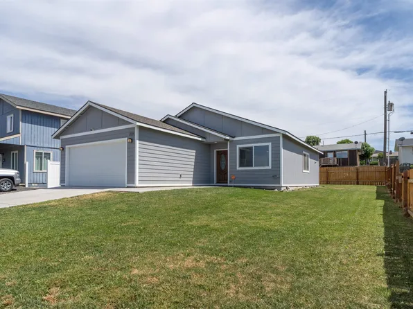 209 W 7th Ave, Warden, WA 98857