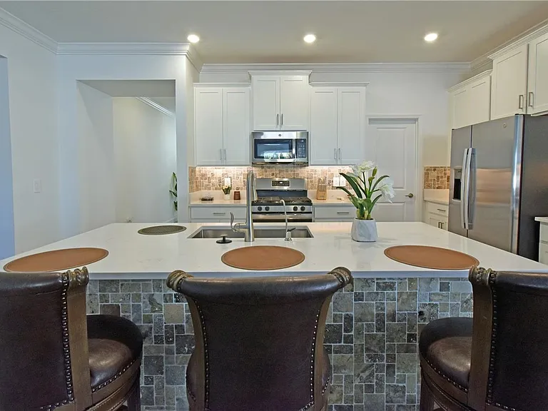 17304 Banded Gold Ln — Photo 14