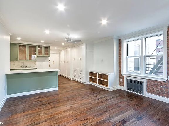 5th image of 320 E 35th St APT 5C