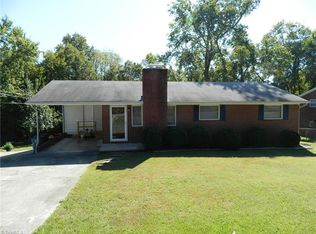 104 Hethwood Dr, Jamestown, NC 27282