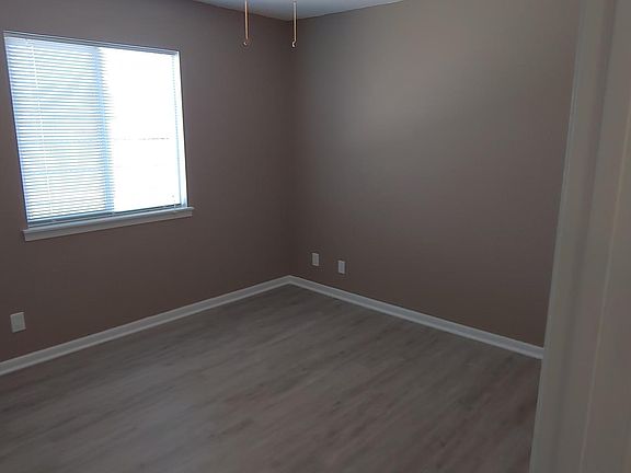 5th image of 523 Stonedale Dr