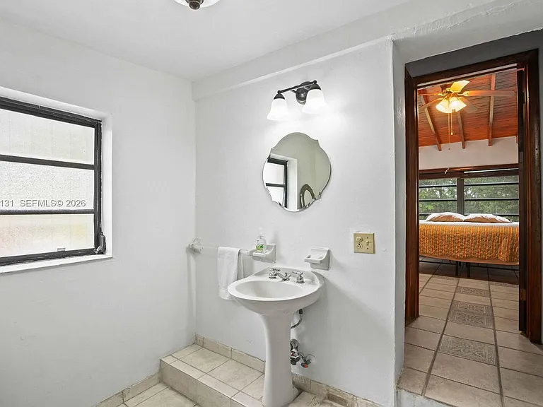 12547 NE 4th Ave — Photo 7