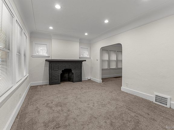5th image of 14067 Cherrylawn St