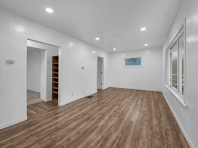 25439 New York Ave — Photo 6