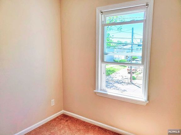 4th image of 509 Jauncey Ave