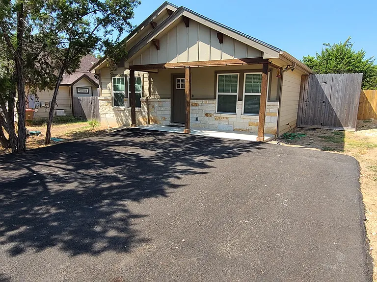 1235 Green Hill Dr — Photo 13