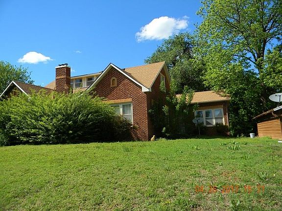 2nd image of 613 W 5th St