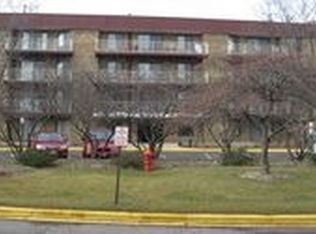 5400 Astor Ln APT 103, Rolling Meadows, IL 60008
