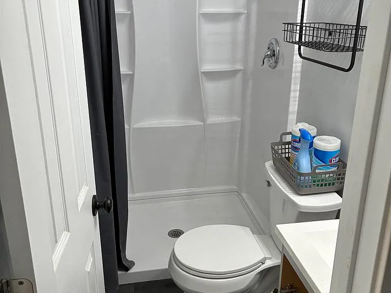 586 Del Mar Ave #B — Photo 2