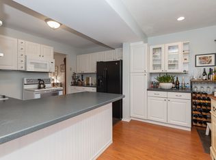 2 Meadow Ave #2, Woodbury, CT 06798