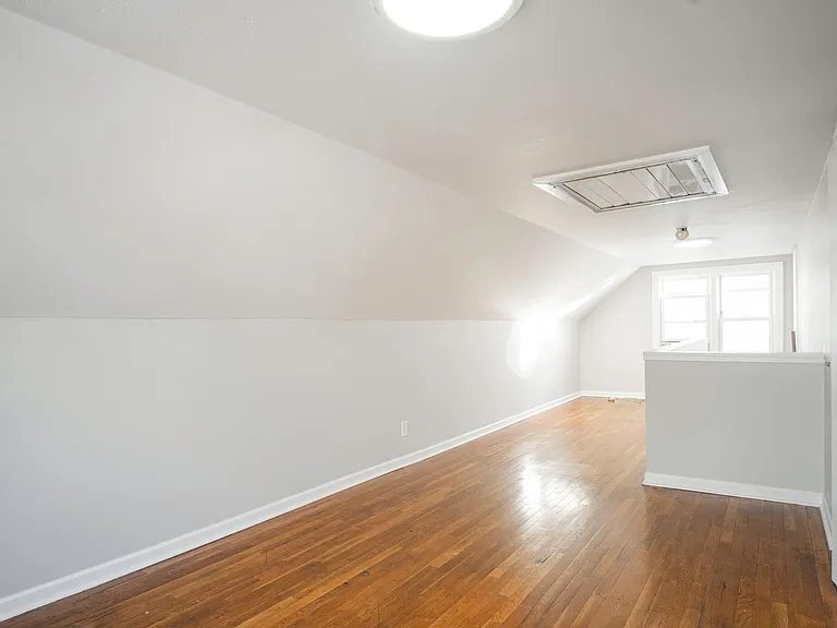 815 Thomas Rd — Photo 21
